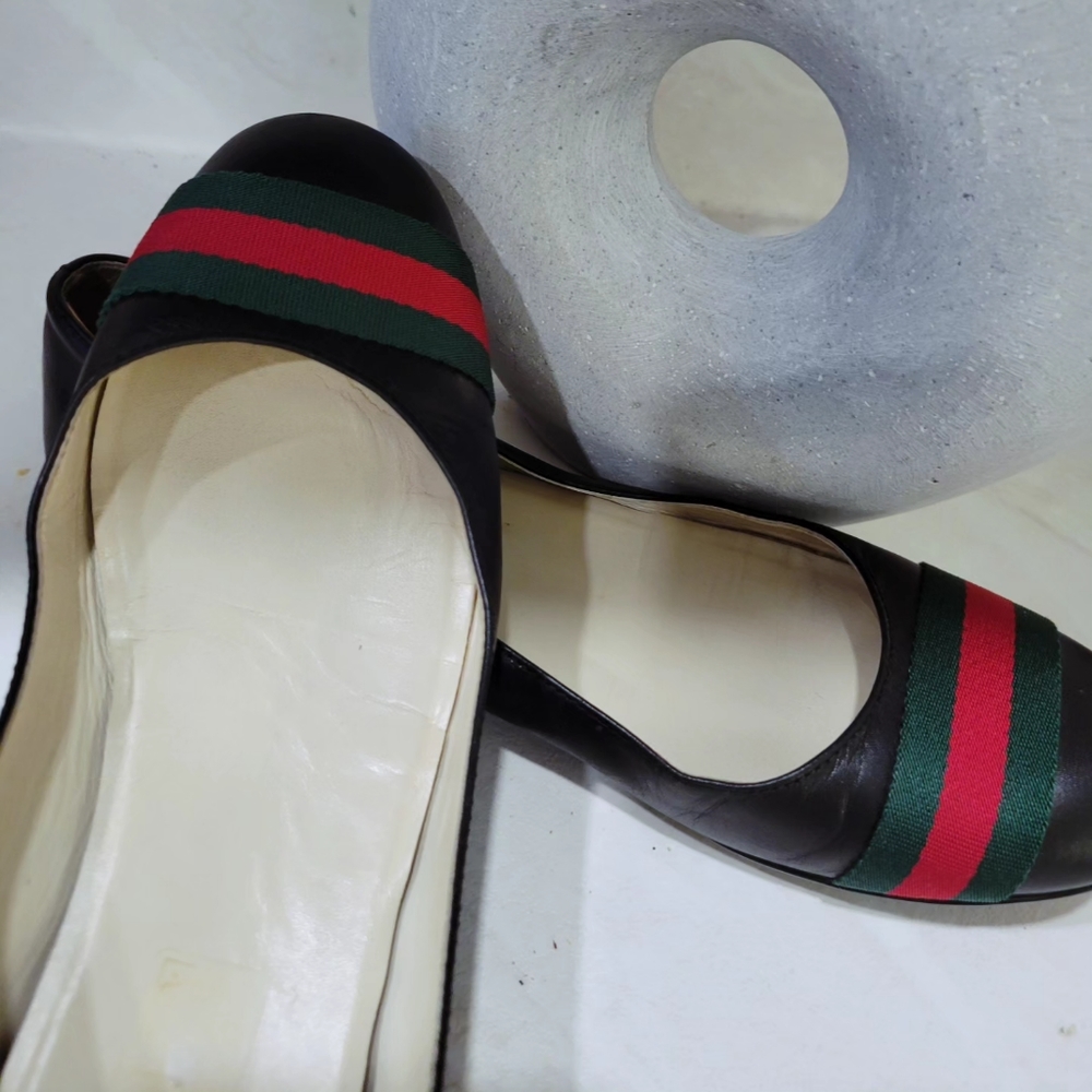 Gucci signature black flats